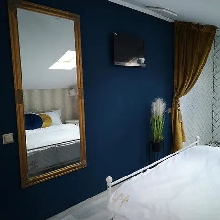Apartment Ivy Boutique *